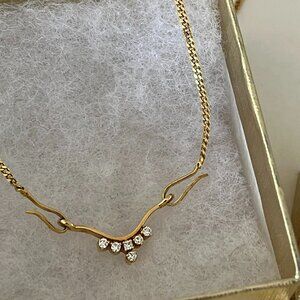 SOLID 18K GOLD NECKLACE WITH NATURAL DIAMONDS